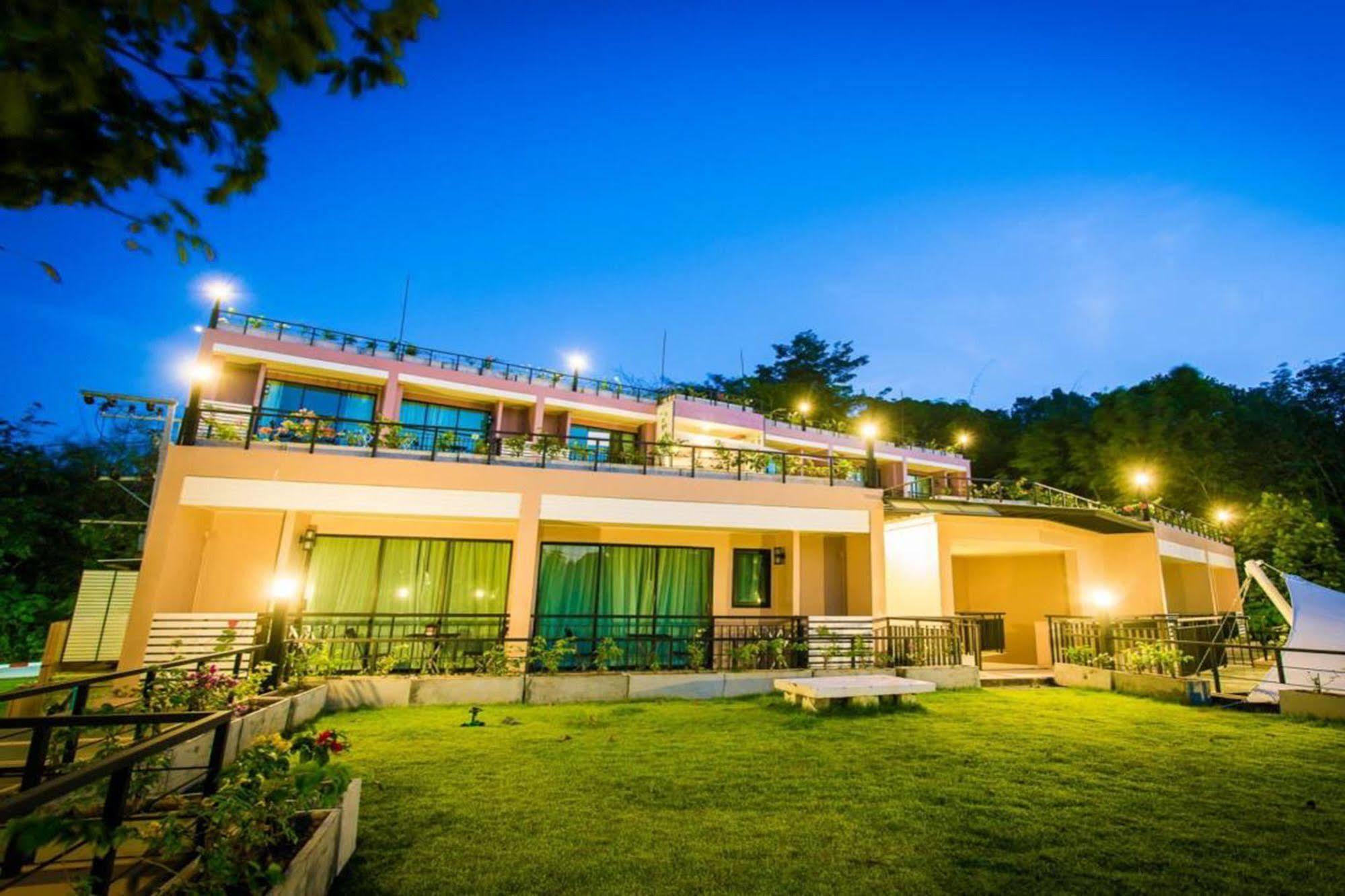 Hotel On Hilltop Kathu Exterior foto